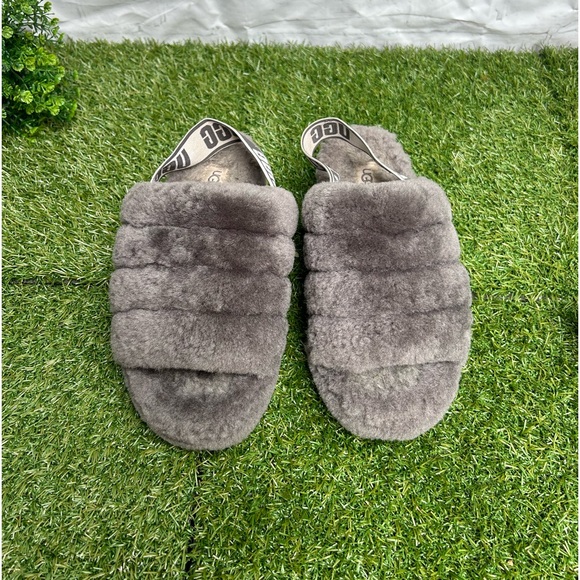UGG🍂🍁Fluff Yeah grey slippers women Size 6 gently used - Picture 10 of 14